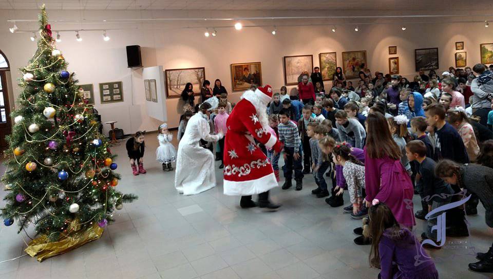 Новорічно-різдвяне свято для дітей пільгових категорій