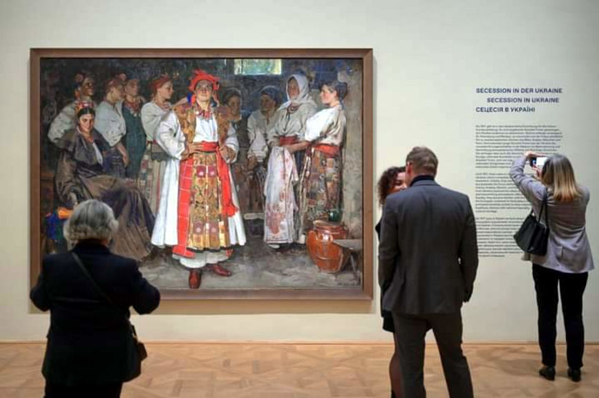 Європейці, затамувавши подих, роздивлялись твори художників, які зробили внесок у розвиток українс мистецтва. Фото надане Бельведером