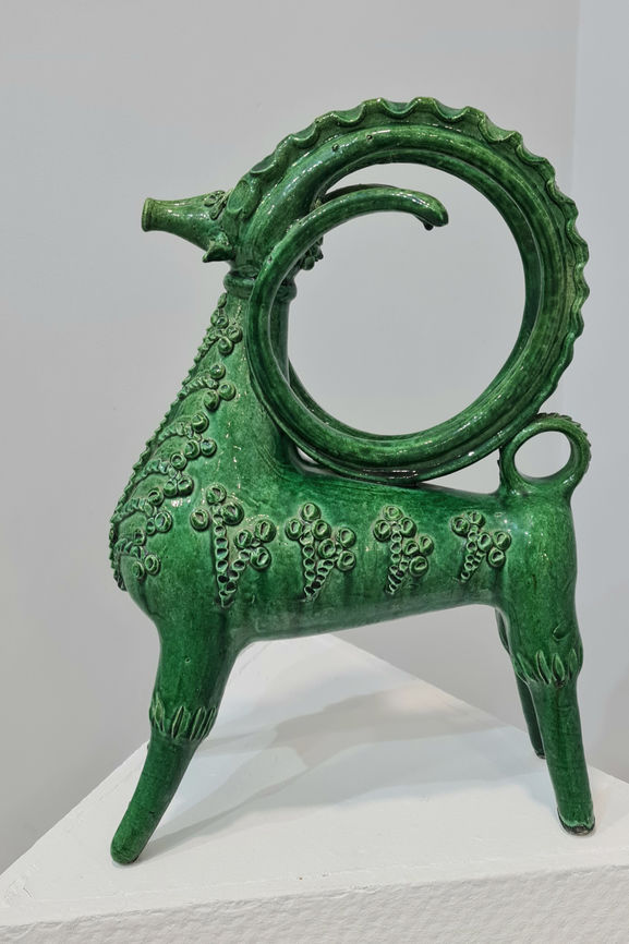 Цап - декоративний сосуд. 1962 рік. Майоліка, полива, гравіровка. h-37, l-24,5